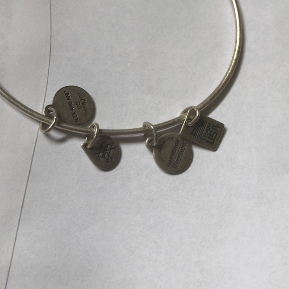 Tree frog - Picture 3 of 4